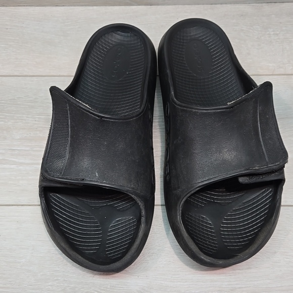 Oofos Mens Hook & Loop Black Slide Sandals Shoes Sz 13 main image 5